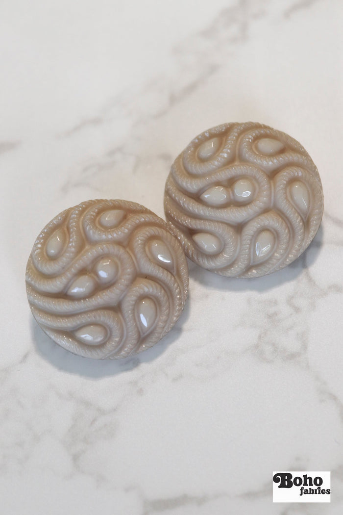 Ivory Stone Paisley Faceted, Plastic Shank Buttons. Available in 15mm (24L) and 28mm (44L) (Copy) - Boho Fabrics - Buttons & Snaps