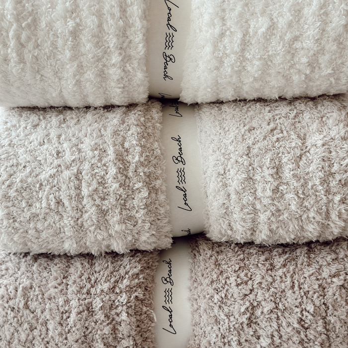 Solid Ribbed Luxe Home Cozy Blanket: Taupe