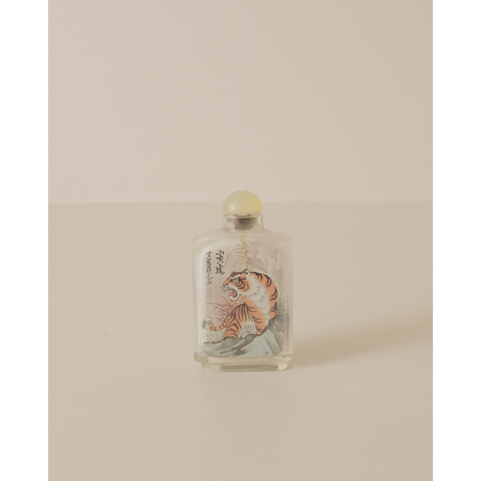 Tiger Neihua Snuff Bottle