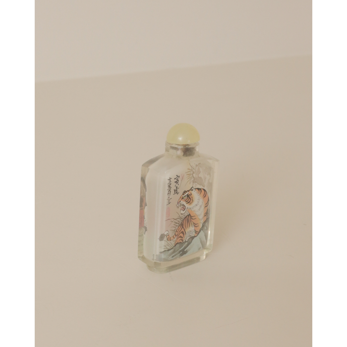 Tiger Neihua Snuff Bottle